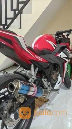 CBR 150R warna Merah Putih