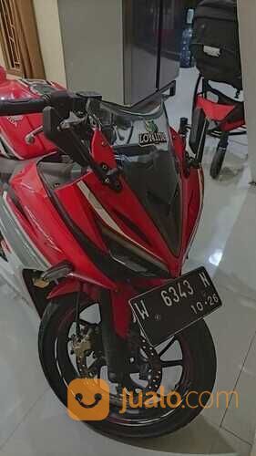 CBR 150R warna Merah Putih