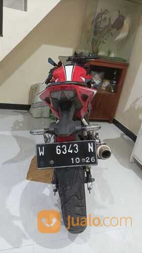 CBR 150R warna Merah Putih