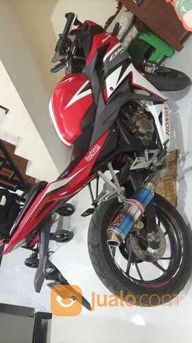 CBR 150R warna Merah Putih
