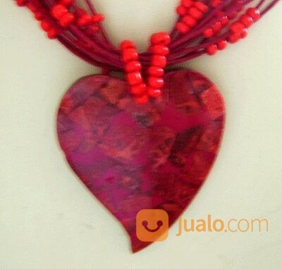 Aksesoris Kalung dari Kulit Kerang