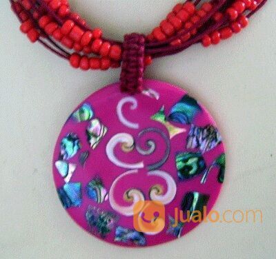 Aksesoris Kalung dari Kulit Kerang