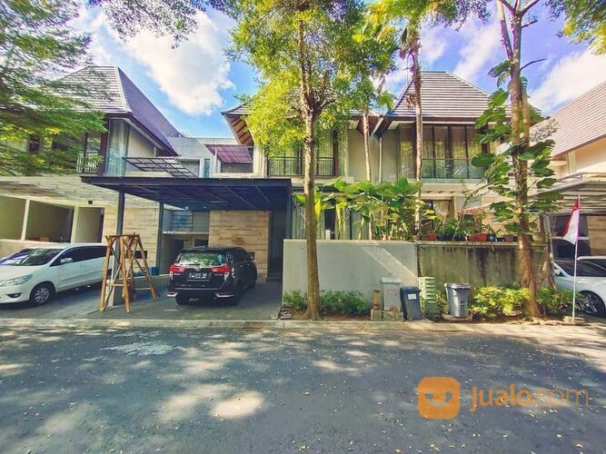 Rumah Mewah Full Furnish Dalam Perumahan Hyarta