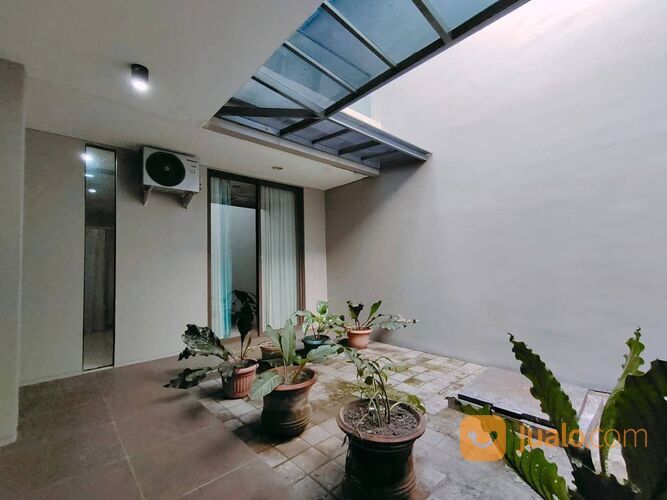 Rumah Mewah Full Furnish Dalam Perumahan Hyarta