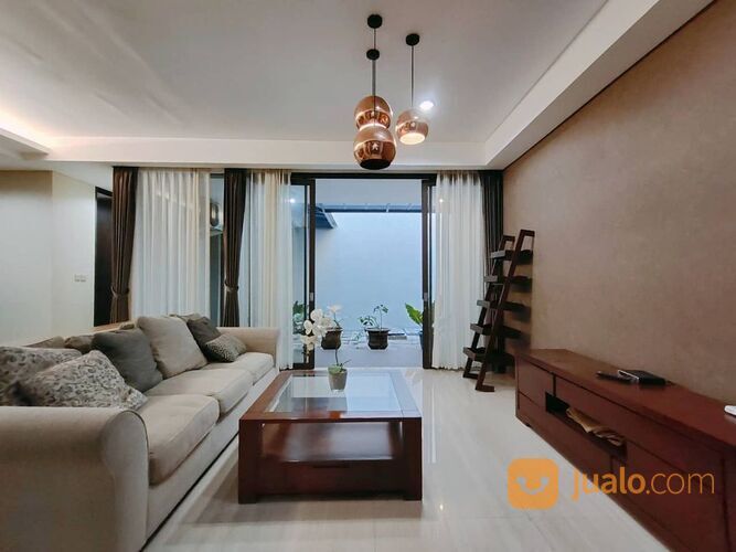 Rumah Mewah Full Furnish Dalam Perumahan Hyarta