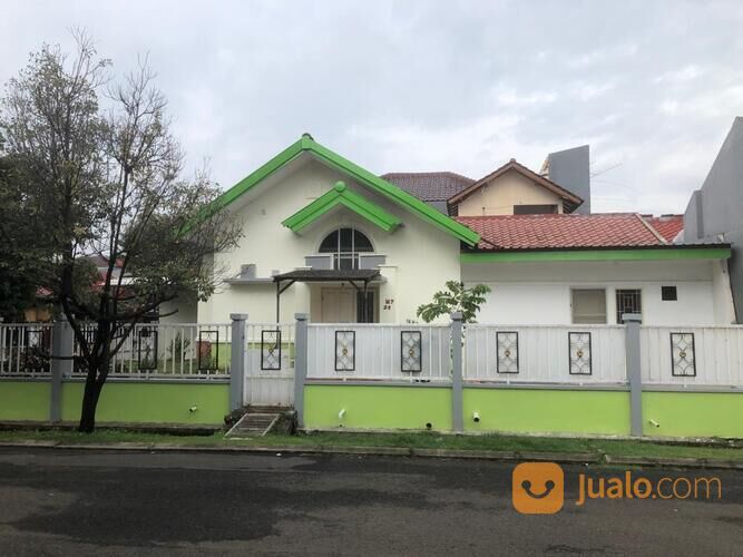 Rumah di Harapan Indah Cluster Taman Sari