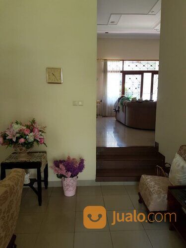 RUMAH SETRAMURNI BANDUNG SANGAT TERAWAT DEKAT KAMPUS MARANATHA BANDUNG