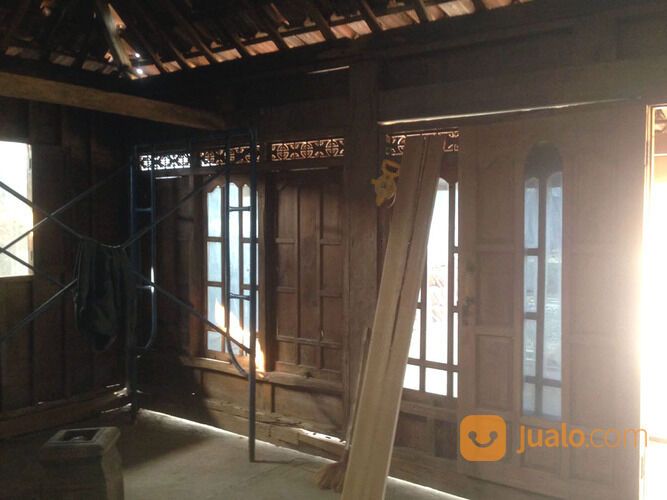 Miliki Rumah Joglo Jawa Tumpang Sari dari Bahan Kayu Jati Tua Berkualitas