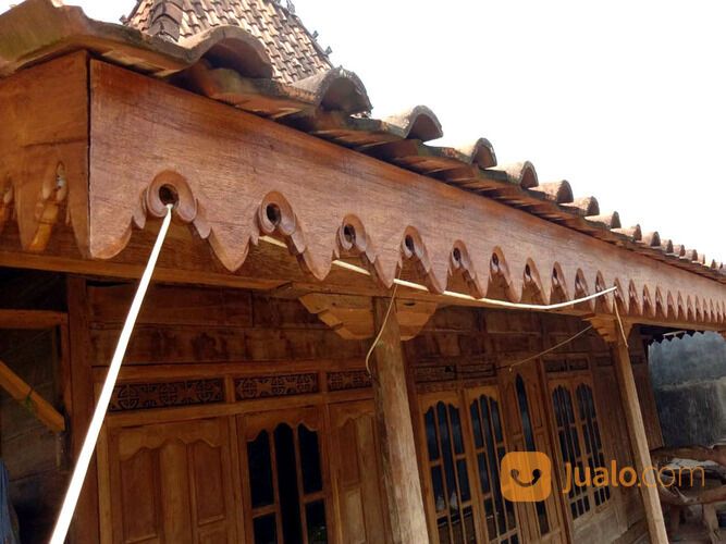 Miliki Rumah Joglo Jawa Tumpang Sari dari Bahan Kayu Jati Tua Berkualitas