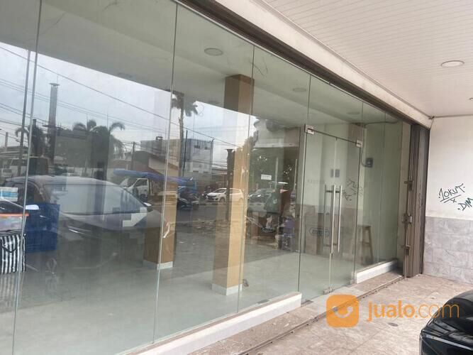 Ruko gandeng 4lantai di jalan raya Bekasi timur