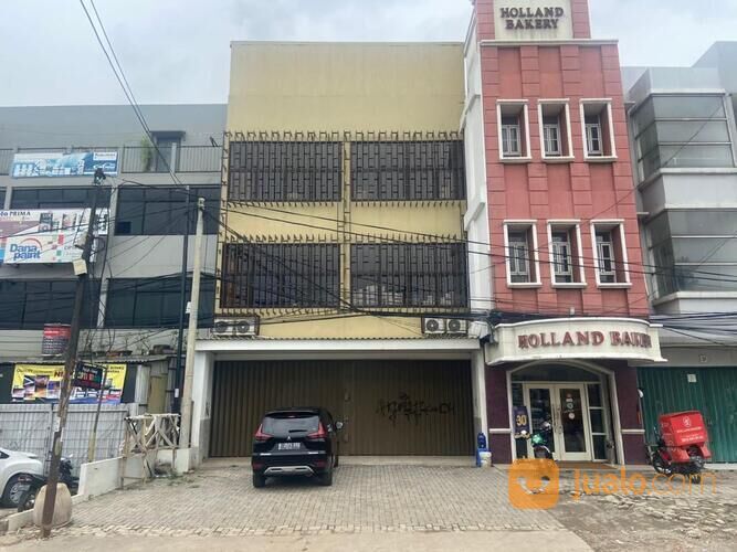 Ruko gandeng 4lantai di jalan raya Bekasi timur