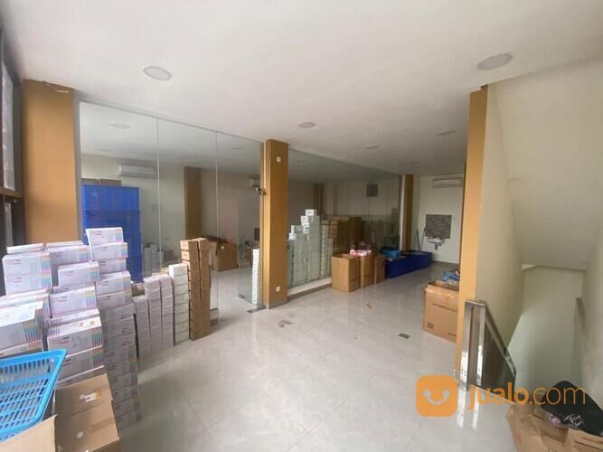 Ruko gandeng 4lantai di jalan raya Bekasi timur