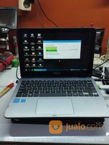 Service Laptop Surabaya Engsel Speaker Rusak