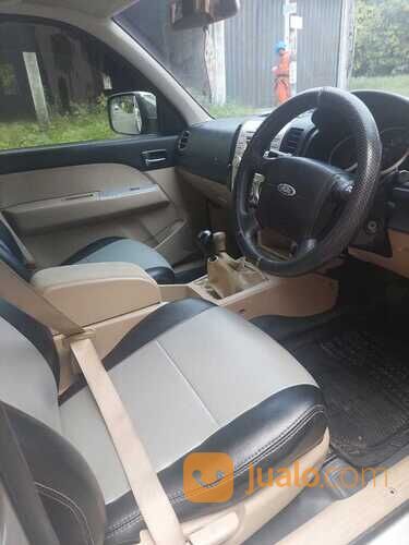 Ford Everest 4x4 MT 2010