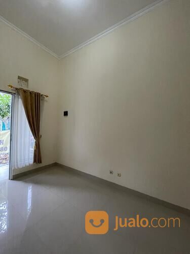 Rumah di Beranda Bali Bsb City Dekat Mall, Unika