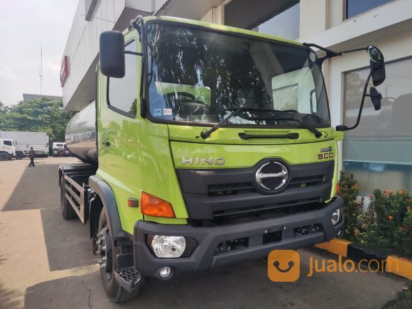 Truk Tangki Kapasitas 12.000 - 15.000 L, Hino FG 260 JL 4x2 Euro 4 (Kondisi Baru)