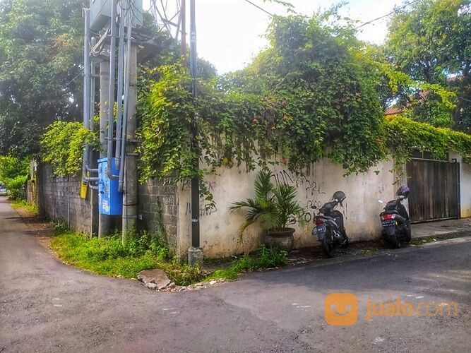 Tanah 7 are di jalan Pulau Adi Denpasar Bali dkt jl.Teuku Umar