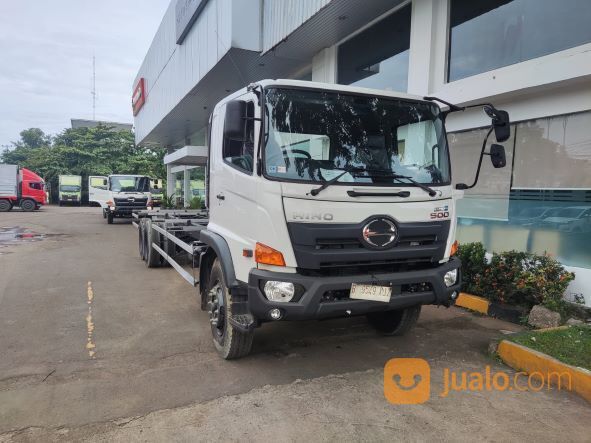 Hino Ranger FL 260 JW 6x2 Euro 4, truk tronton Wing Box 9,6M