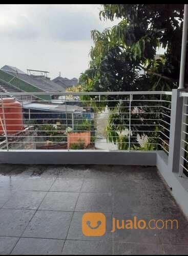 rumah dua lantai cantik siap huni di Perum Titian Indah , Bekasi