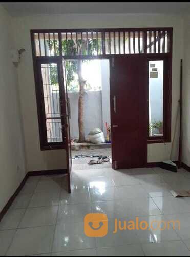 rumah dua lantai cantik siap huni di Perum Titian Indah , Bekasi