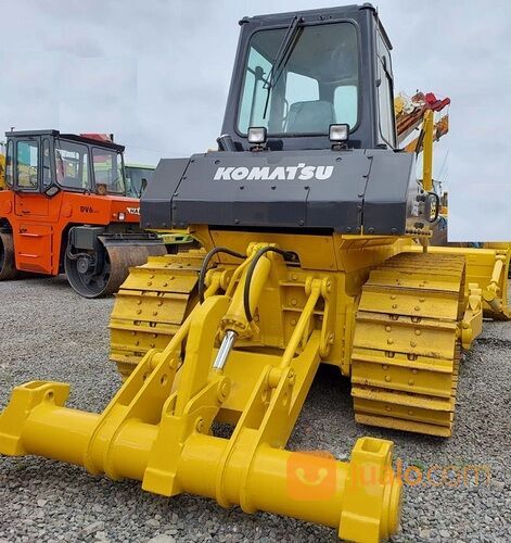 Bulldozer Komatsu model D65E-12 ex Import tahun 2021