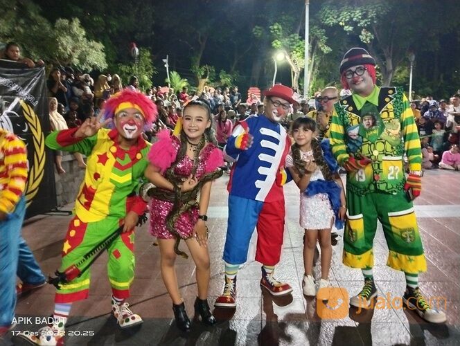 Khitanan, ulang tahun, meriah bersama badut