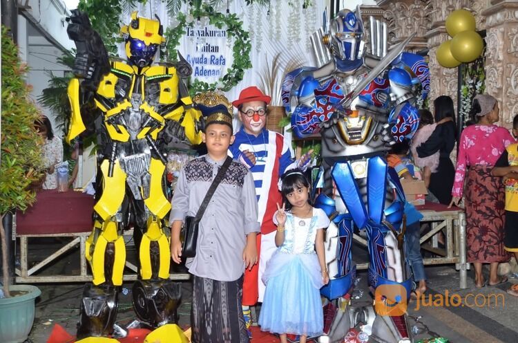 Khitanan, ulang tahun, meriah bersama badut