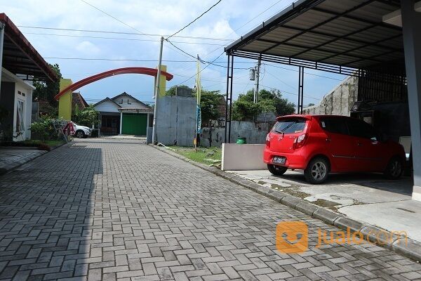 Rumah siap huni di perum Agatama Residence Purwomartani