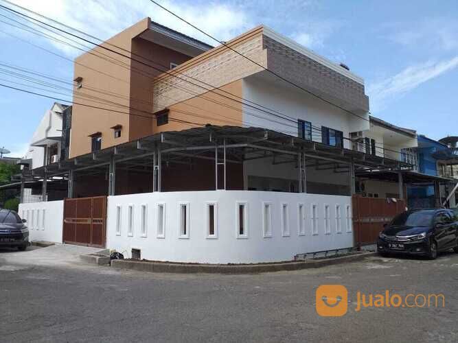 Rumah Mewah Pojok di Perumahan Villa Pasar Baru Jakarta Pusat