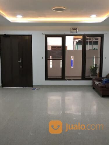 Rumah Mewah Pojok di Perumahan Villa Pasar Baru Jakarta Pusat