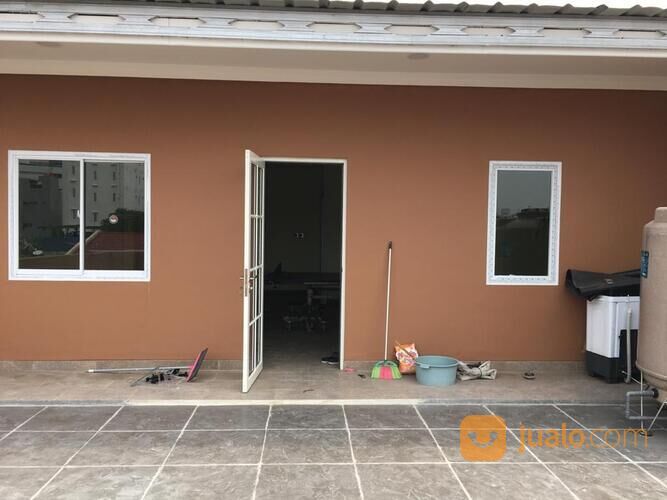 Rumah Mewah Pojok di Perumahan Villa Pasar Baru Jakarta Pusat