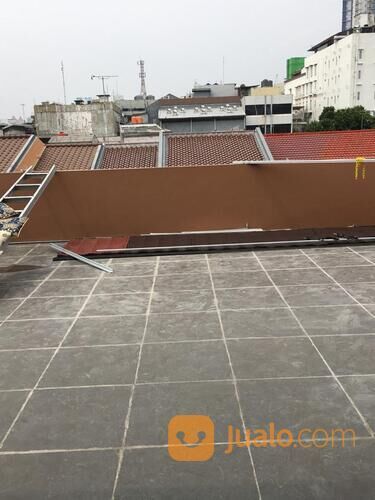 Rumah Mewah Pojok di Perumahan Villa Pasar Baru Jakarta Pusat