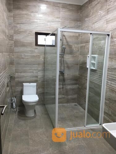 Rumah Mewah Pojok di Perumahan Villa Pasar Baru Jakarta Pusat