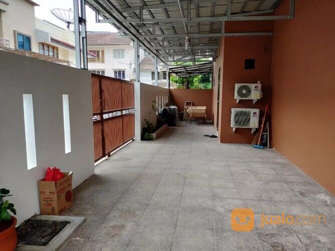 Rumah Mewah Pojok di Perumahan Villa Pasar Baru Jakarta Pusat