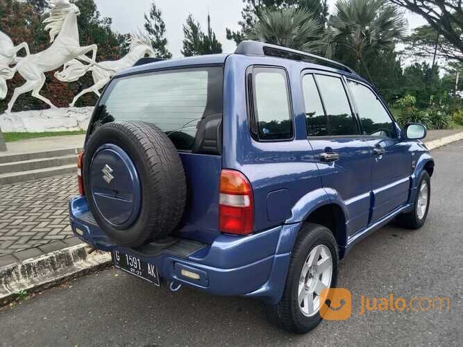 Suzuki Escudo 2.0 matic tahun 2002