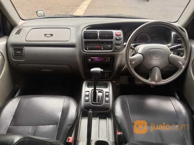 Suzuki Escudo 2.0 matic tahun 2002