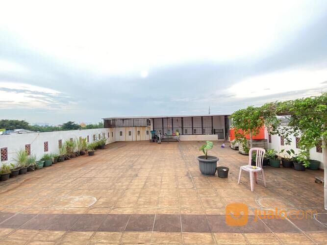 Rumah view danau cantik di Jakarta timur