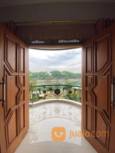 Rumah view danau cantik di Jakarta timur