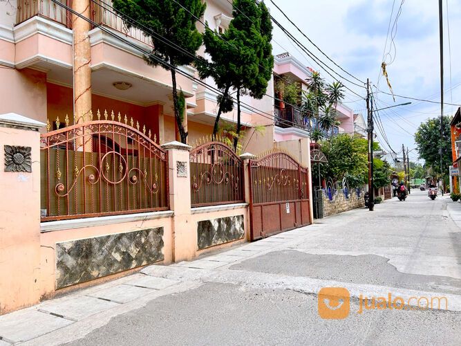 Rumah 3 Lantai & LT. 157 m2 di Kamboja Kebon Pala Halim Perdanakusuma Jakarta Timur