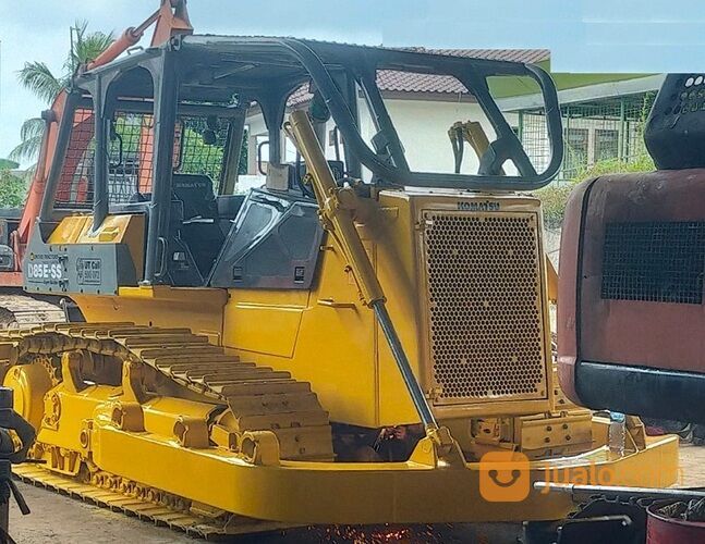 Unit Bulldozer Komatsu D85ESS-2 tahun 2014
