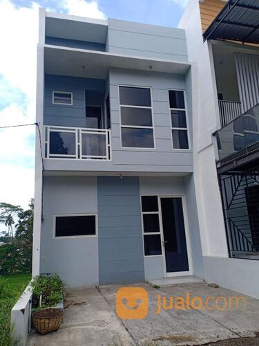 Rumah Pinggir Jalan Raya 2 lantai dekat Green Hill hotel Jember