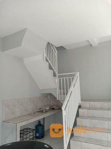 Rumah Pinggir Jalan Raya 2 lantai dekat Green Hill hotel Jember