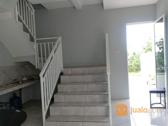 Rumah Pinggir Jalan Raya 2 lantai dekat Green Hill hotel Jember