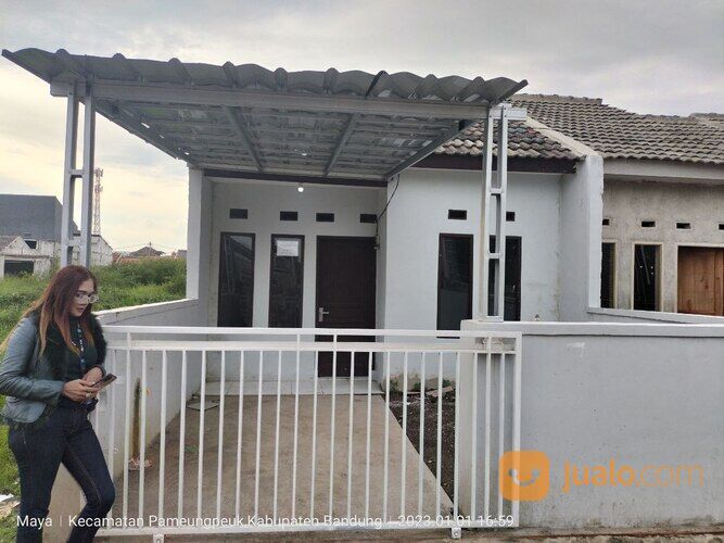 Rumah minimalis modern di Bumi Rancamulya Residence