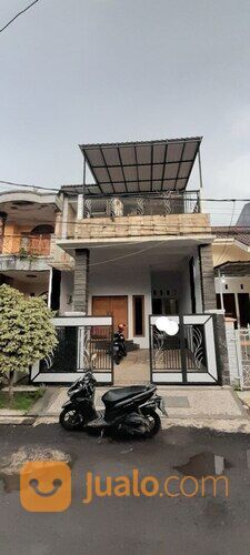 Rumah 2 lantai dalam perumahan puri gading kota bekasi