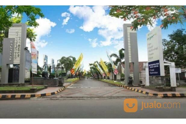 Rumah Jumbo Komplek Metropolitan Residence Samping Hotel Four Point Sheraton, Jl. Andi Djemma