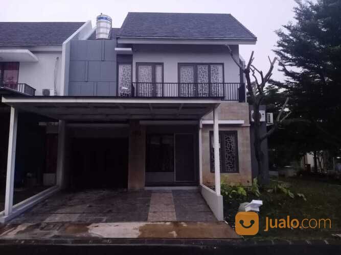 Rumah Sudut 2,5 lantai di Premier Terrace Ciracas - Jakarta Timur.