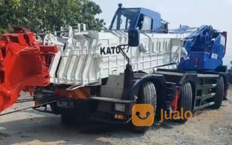 Rough Terrain Crane Kato MR700 Kapasitas 70 Ton