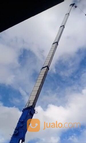 Rough Terrain Crane Kato MR700 Kapasitas 70 Ton