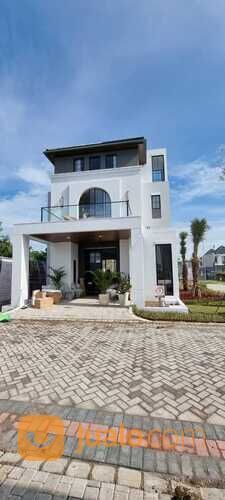 Rumah Surabaya Barat Mansion Nine KONSEP UNIK ATTIC DAN BALKON